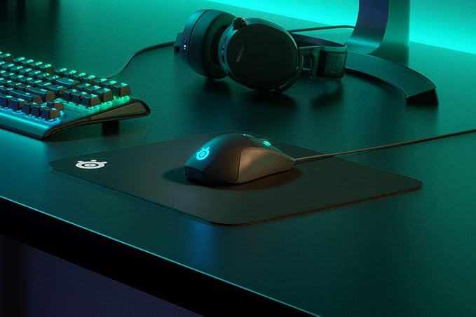 SteelSeries QcK Gaming Mouse Pad - Medium Thick Cloth - Peak Tracking and Stability - Black