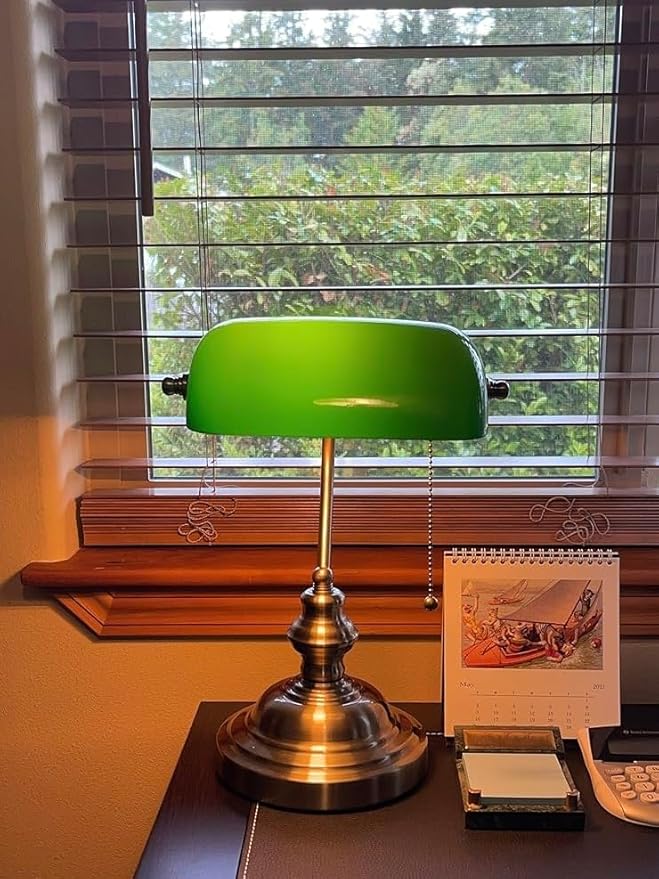 FIRVRE Green Glass Bankers Desk Lamp, Antique Desk Lamps with Brass Base, Traditional Library Lamp with Pull Chain, Vintage Desk Lamp for Office, Study Room (Bulb Included)