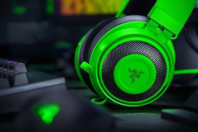 Razer Kraken Gaming Headset: Lightweight Aluminum Frame, Retractable Noise Isolating Microphone, For PC, PS4, PS5, Switch, Xbox One, Xbox Series X & S, Mobile, 3.5 mm Audio Jack – Green
