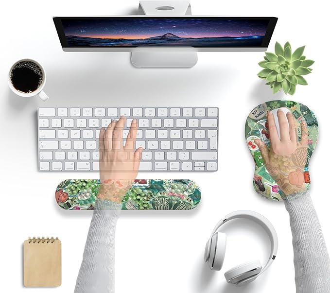 Mint Green Keyboard Wrist Rest Support Mouse Pad&Keyboard Set, Cute Green Ergonomic Mousepad Non-Slip Base Desk/Office Easy Typing Pad with Neoprene Cloth&Raised Curved Memory Foam