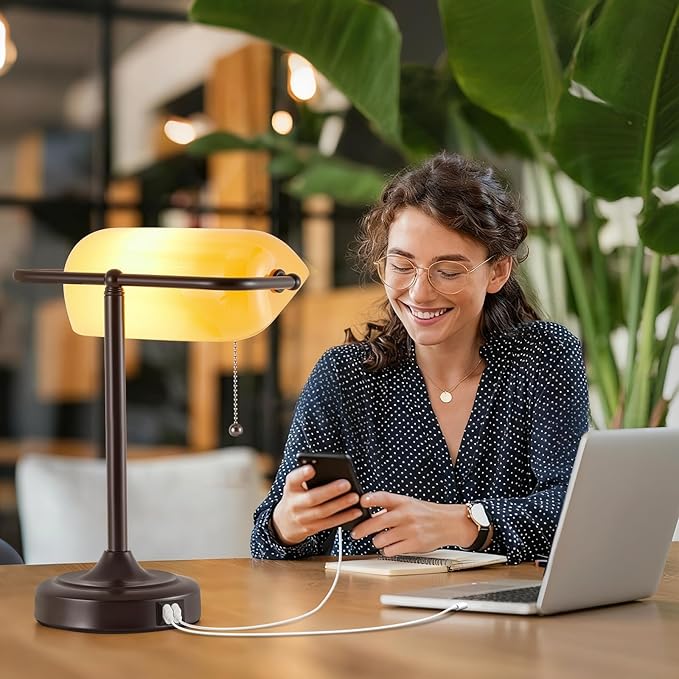Vintage Bankers Lamp - Retro Desk Lamp with USB & Type C Charging Ports Traditional Pull Chain Switch Library Table Lamp for Home Office Nightstand Bedroom Side Table Lamp(Amber Glass Shade)
