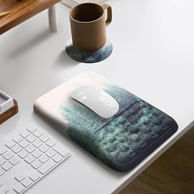 Ospelelf Mousepad with Wrist Rest Ergonomic Computer Comfortable Wrist Support Mouse Pad Green Forest Pattern