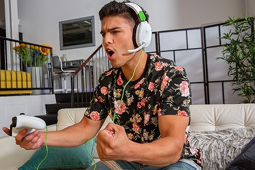 Turtle Beach Recon 70 Multiplatform Gaming Headset for Xbox Series X|S, Xbox One, PS5, PS4, PC & Mobile w/ 3.5mm Wired Connection - Flip-to-Mute Mic, 40mm Speakers, Lightweight Design, White